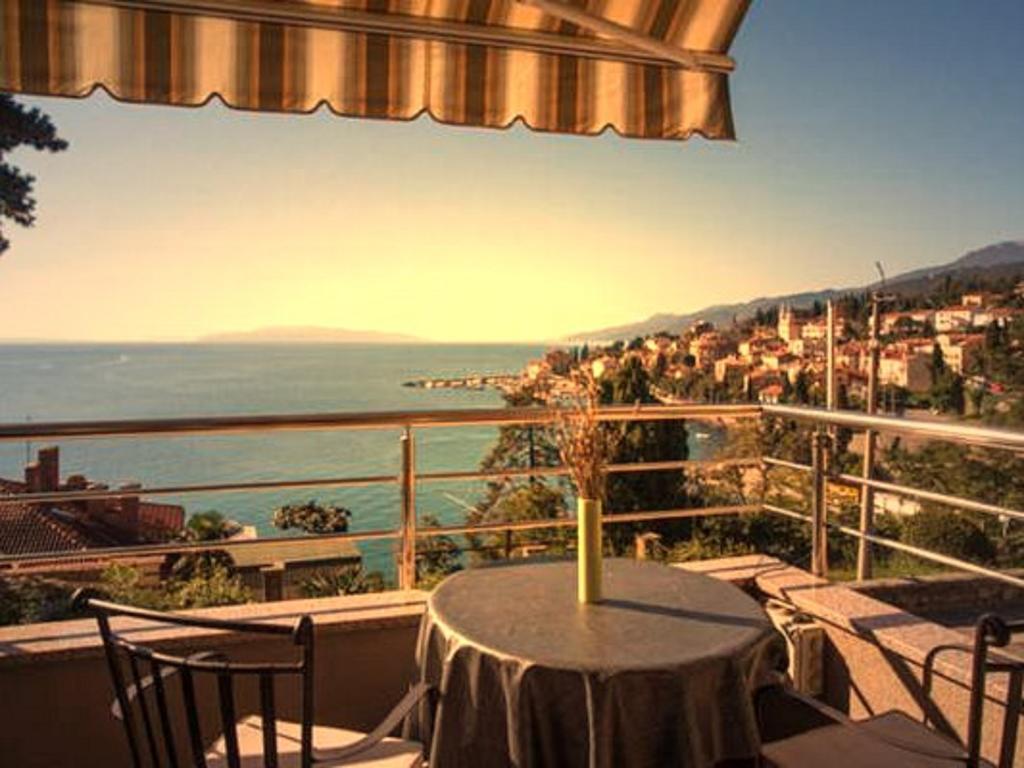 Apartments Villa Dinka Abbázia Kültér fotó