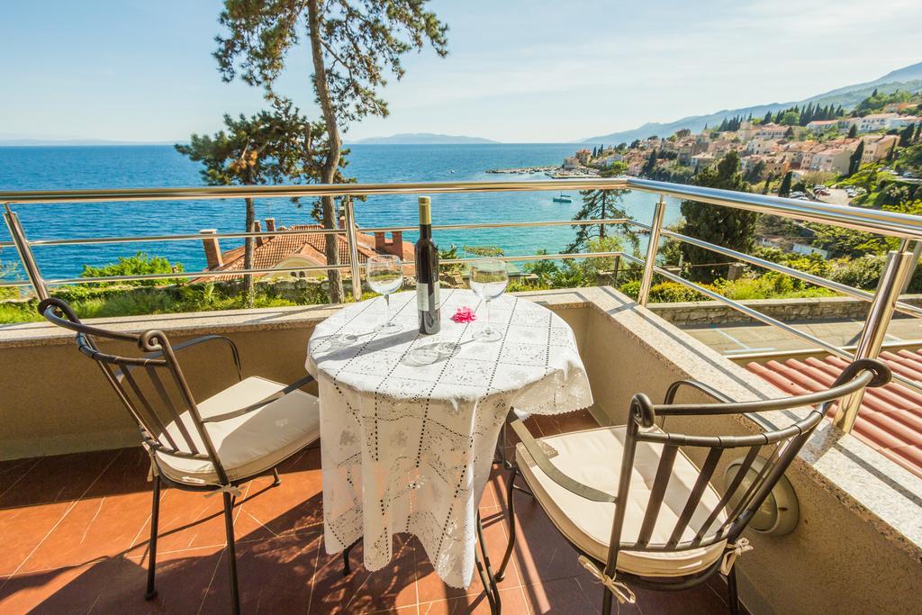 Apartments Villa Dinka Abbázia Kültér fotó
